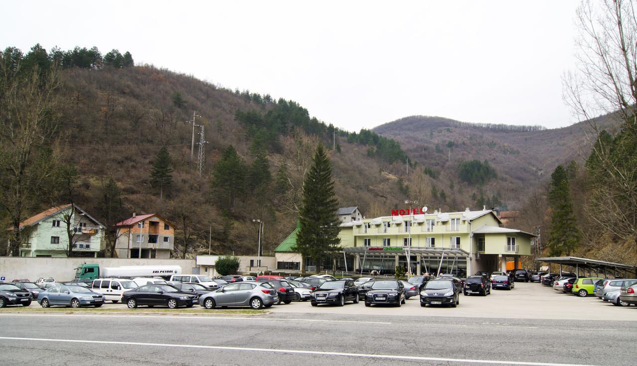 Motel Maksumic Jablanica Exteriör bild
